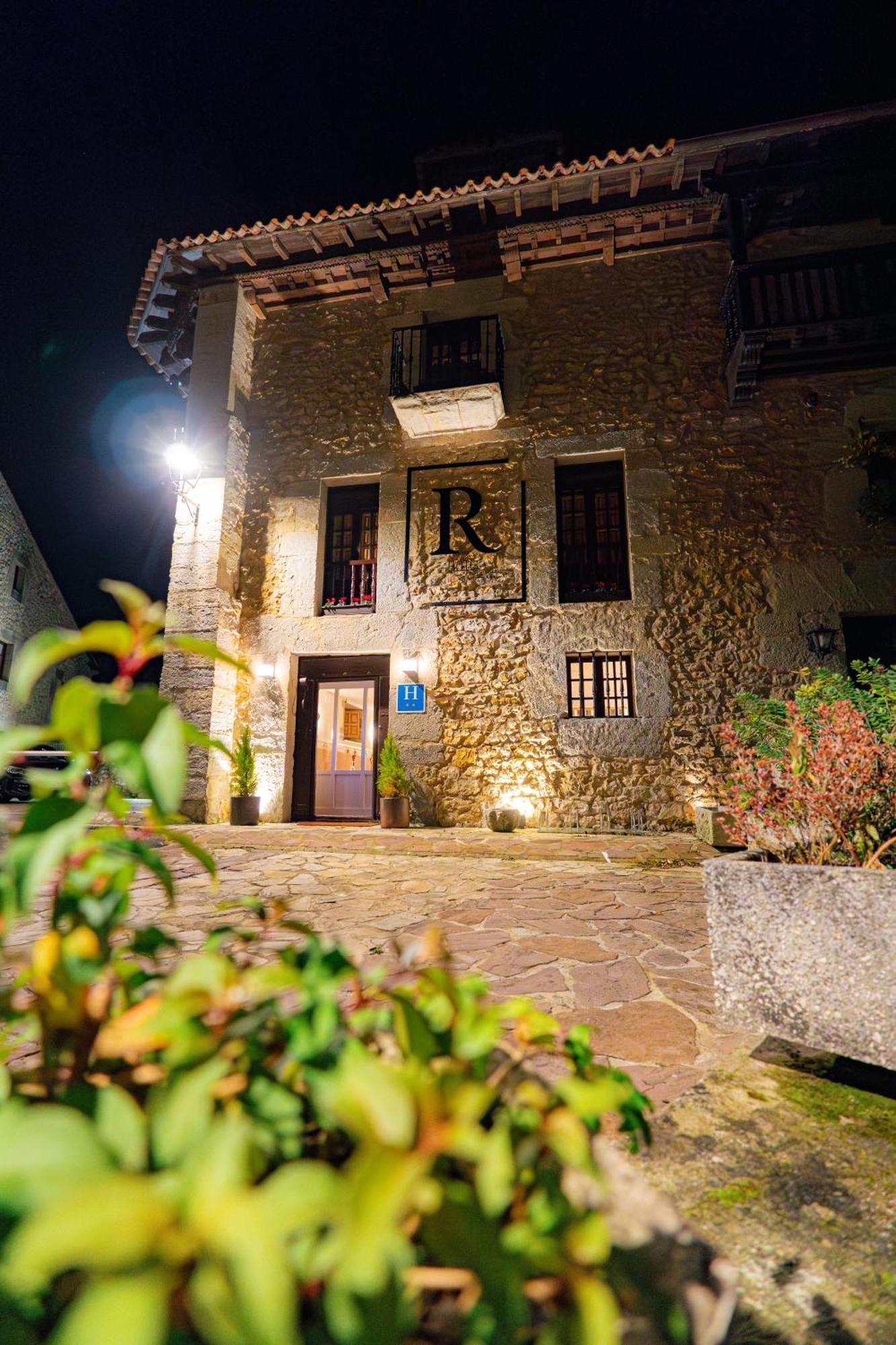 Hotel R Santillana サンティリャーナ・デル・マル エクステリア 写真