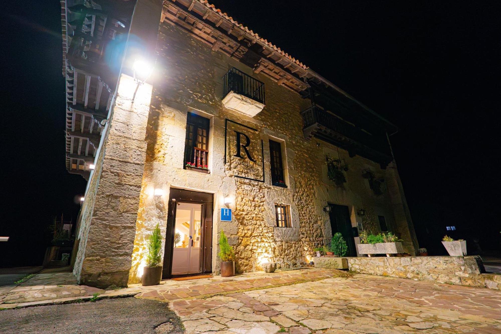 Hotel R Santillana サンティリャーナ・デル・マル エクステリア 写真