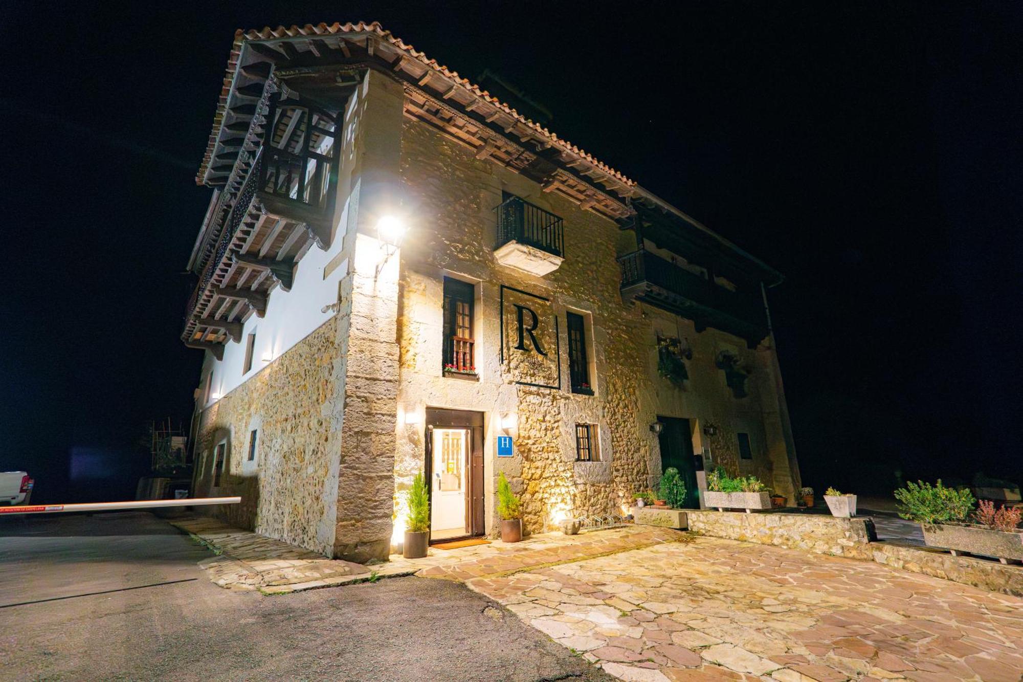 Hotel R Santillana サンティリャーナ・デル・マル エクステリア 写真