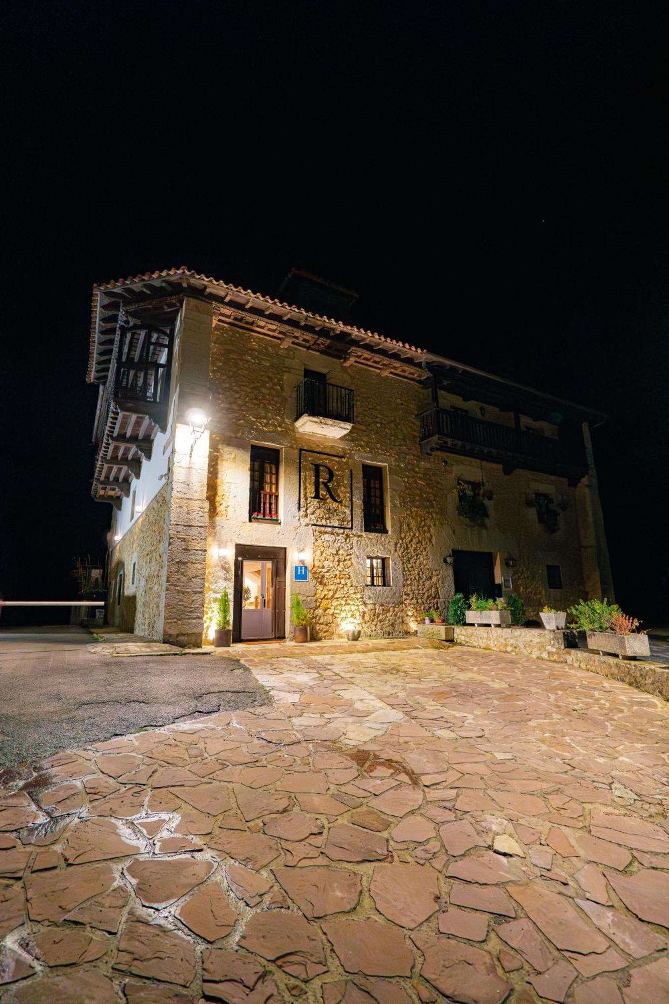 Hotel R Santillana サンティリャーナ・デル・マル エクステリア 写真