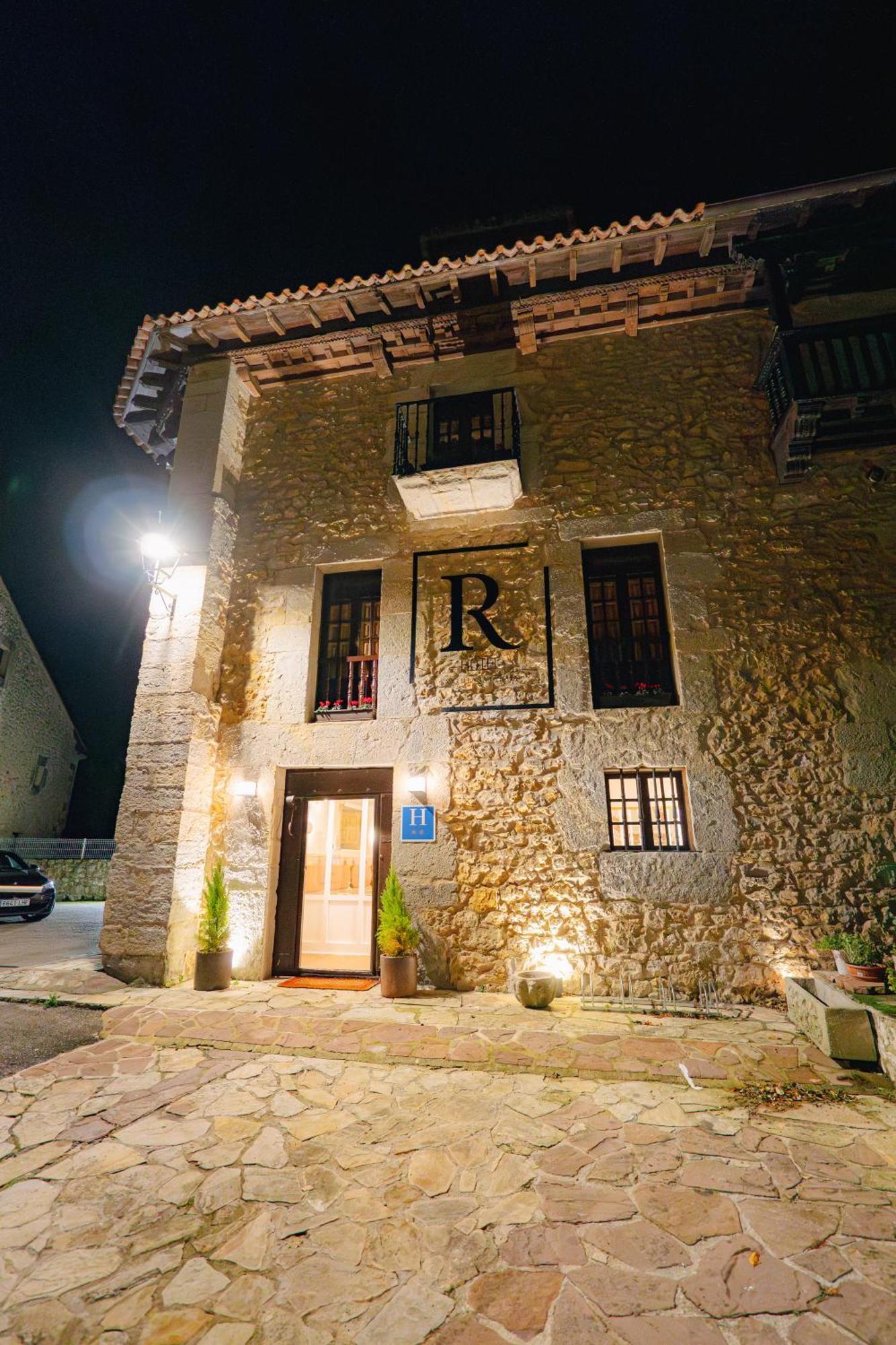 Hotel R Santillana サンティリャーナ・デル・マル エクステリア 写真
